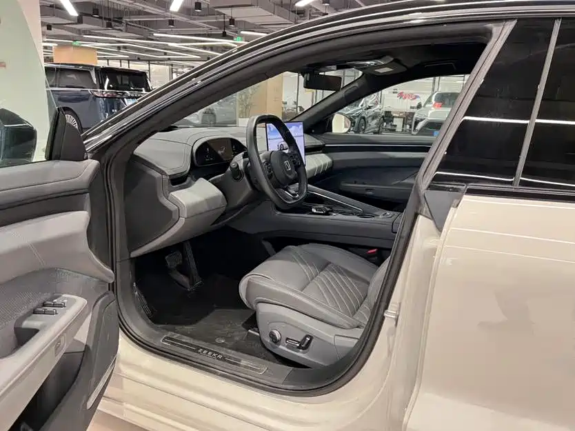 ZEEKR EXTREME KRYPTON 001