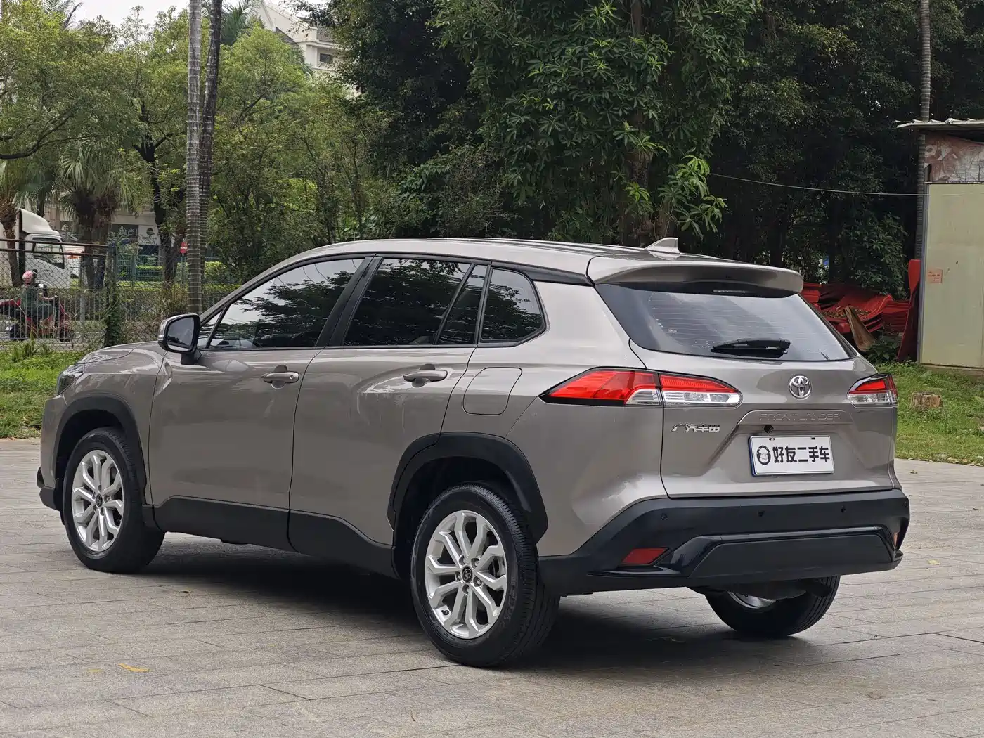 Toyota Frontlander 2023 2.0L CVT Elite Edition фото 7