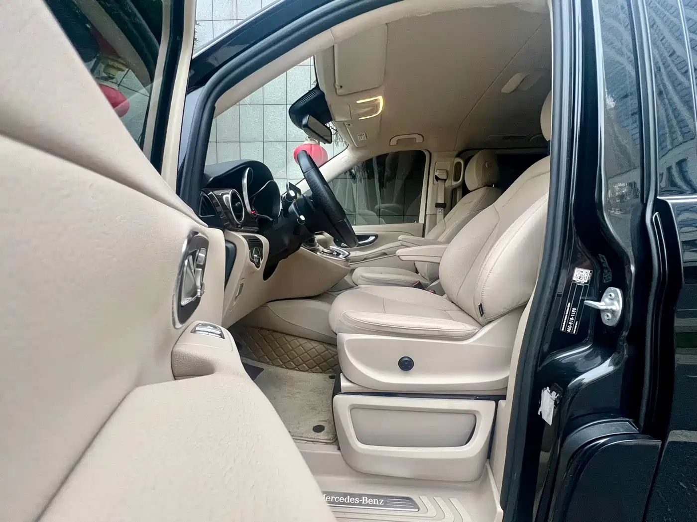 Mercedes-Benz V-Class 2017 Model V 260 Pilot Edition фото 10