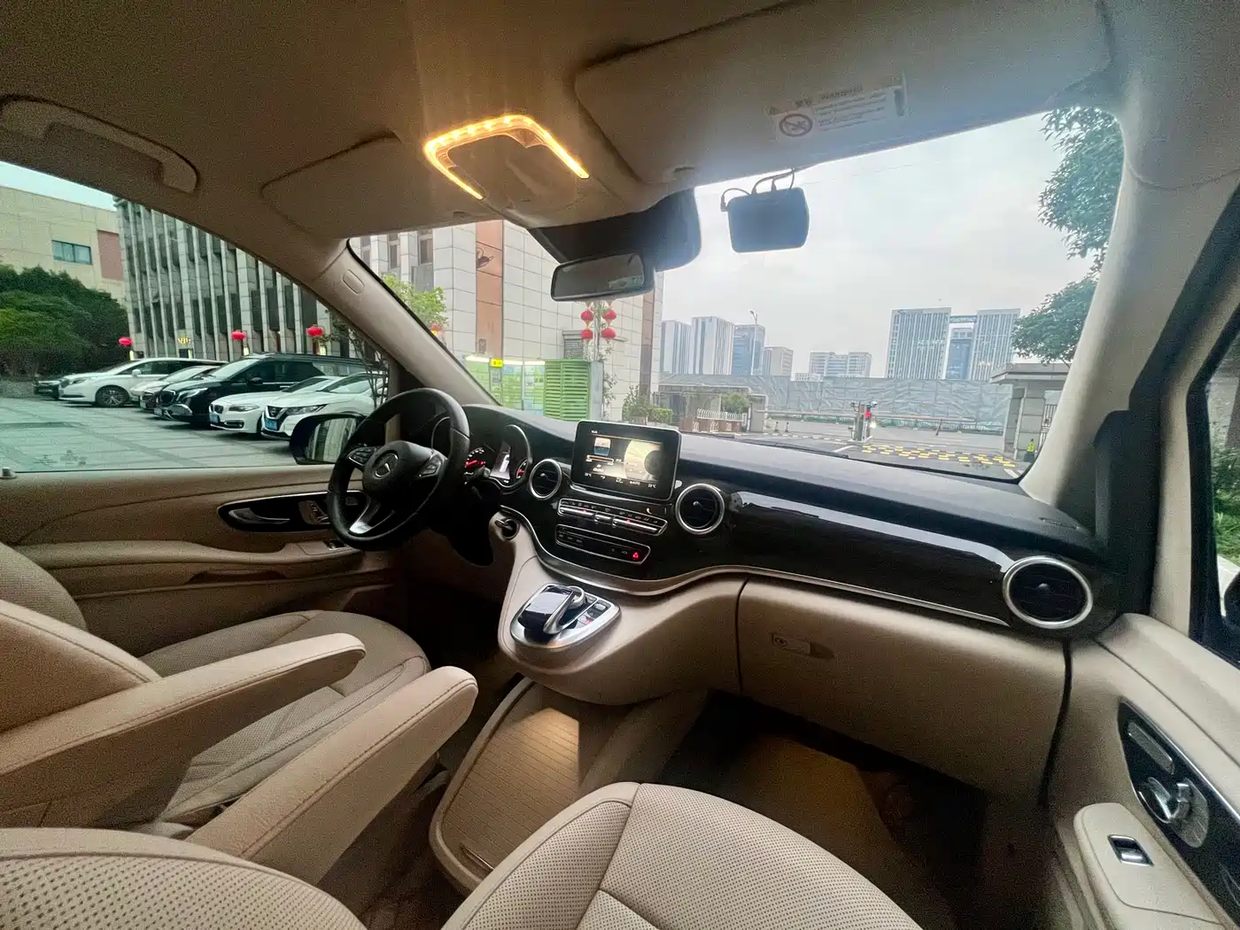 Mercedes-Benz V-Class 2017 Model V 260 Pilot Edition фото 22