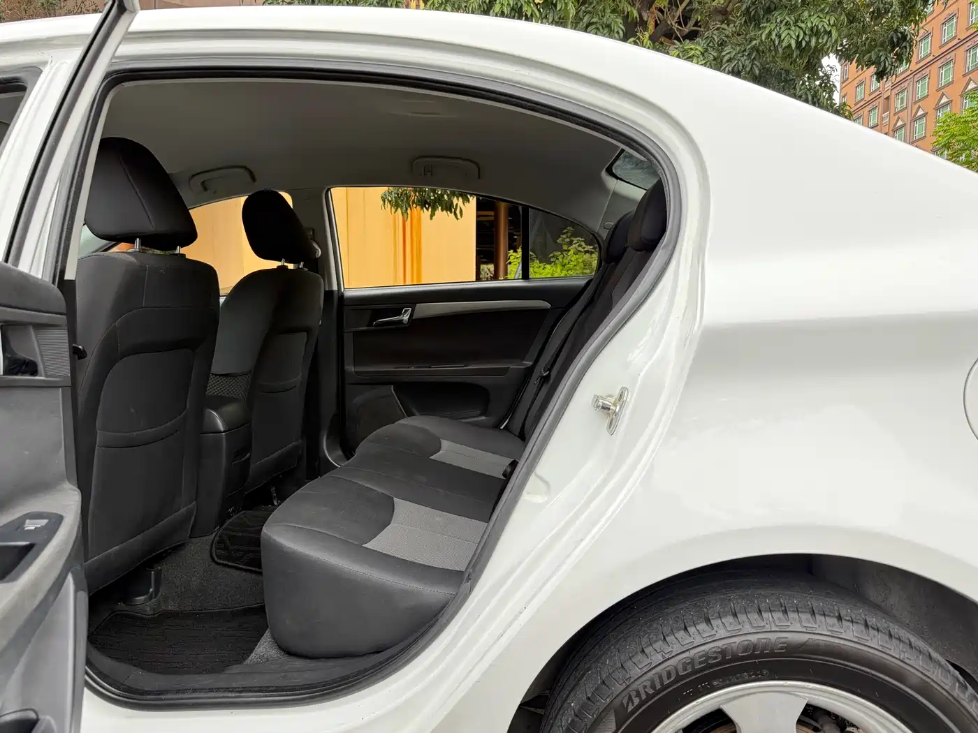 Roewe 350 2014 2013 350S 1.5L Automatic Express Edition