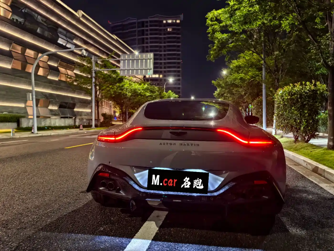 Aston Martin V8 Vantage 2021 2018 4.0T V8 Coupe