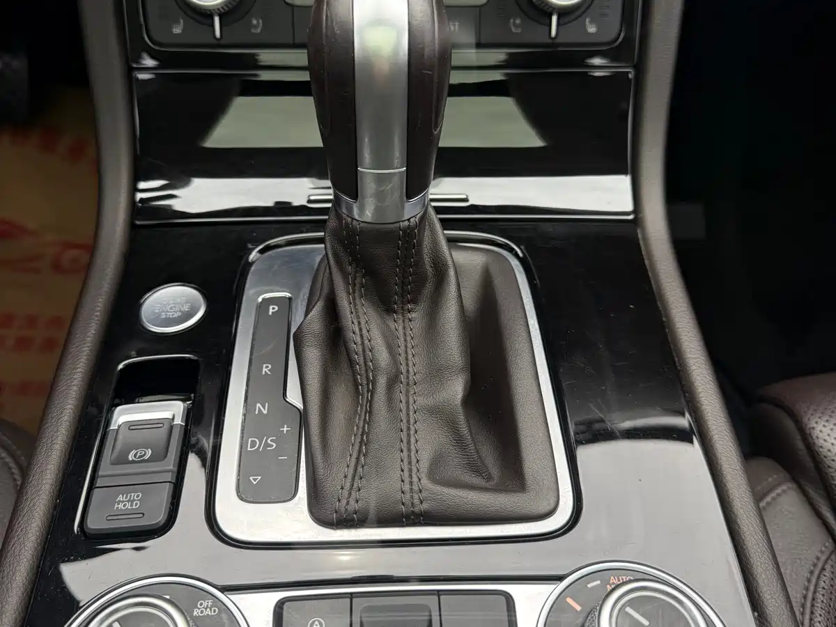 Volkswagen Touareg 2017 3.0TSI Explorer Edition фото 17