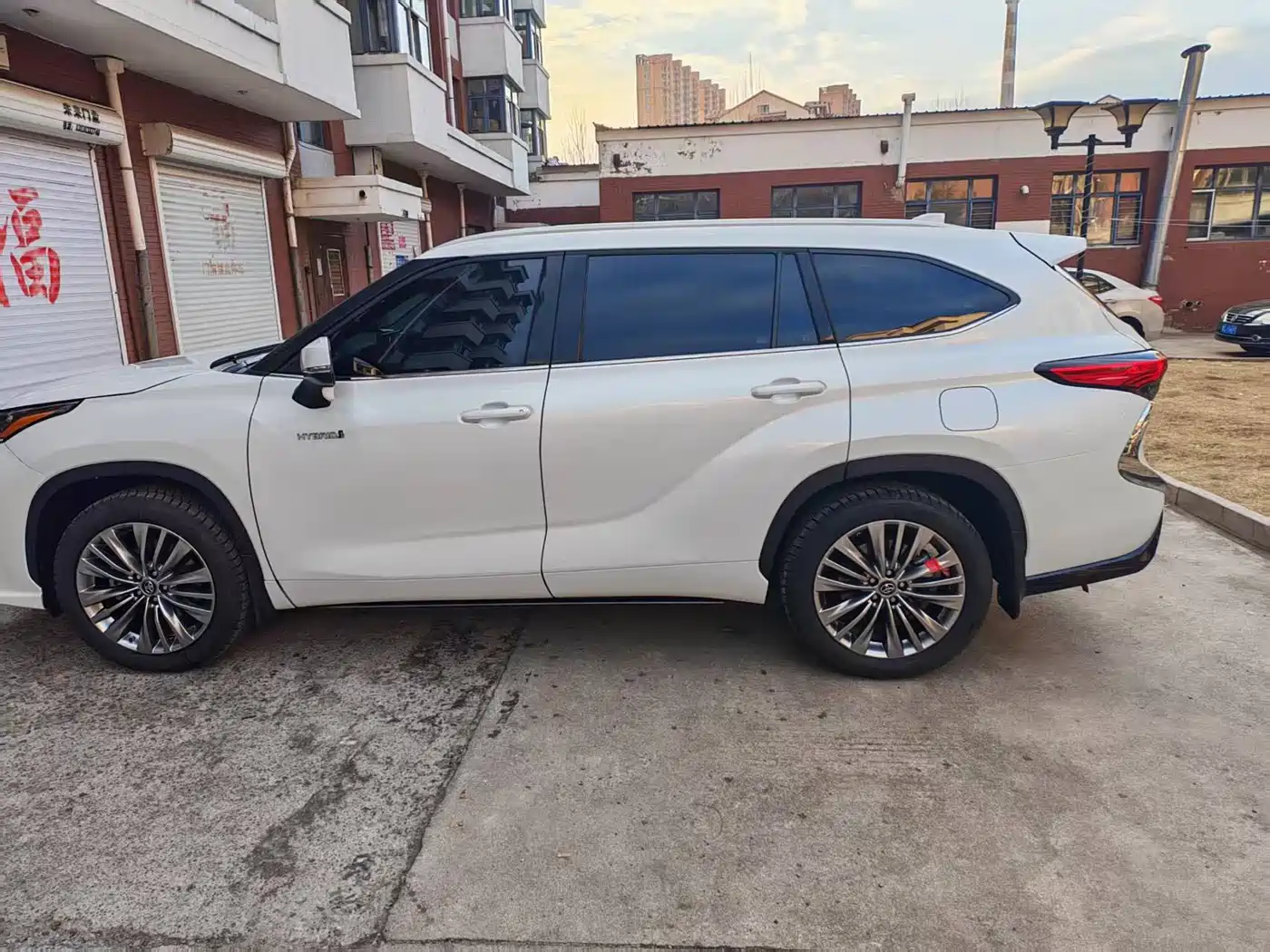 TOYOTA HIGHLANDER