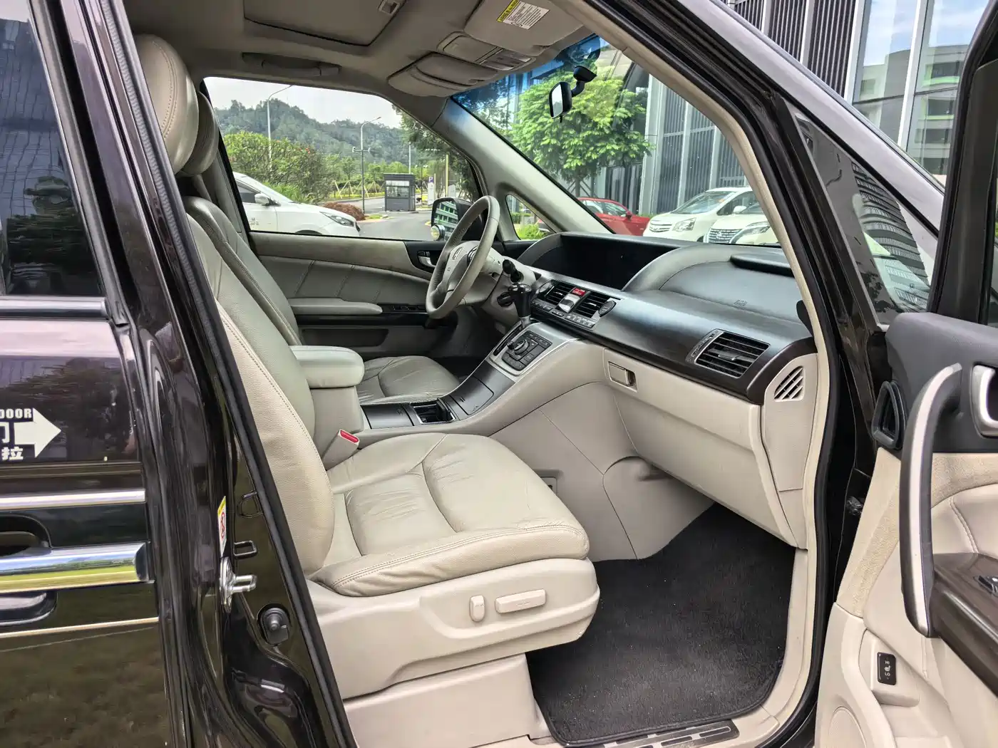 Honda Elysion 2013 2012 2.4L VTi-S Premium Edition