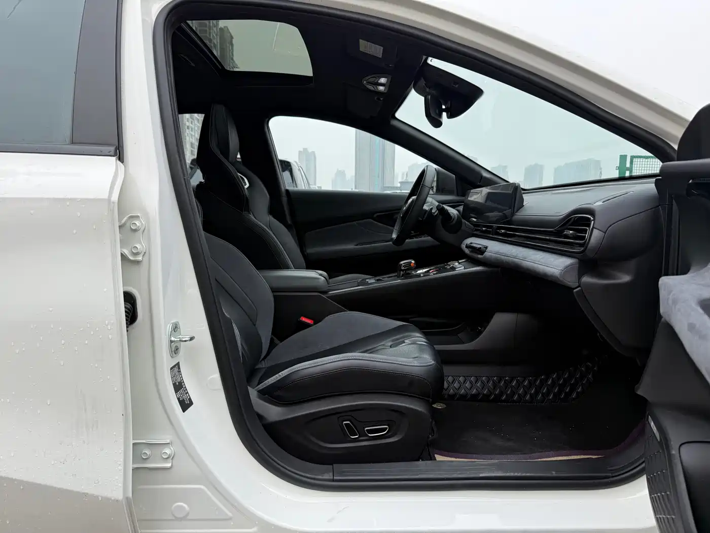 GAC Trumpchi Trumpchi Emkoo 2024 Model 400T Auto Shadow Leopard R PRO Edition фото 16