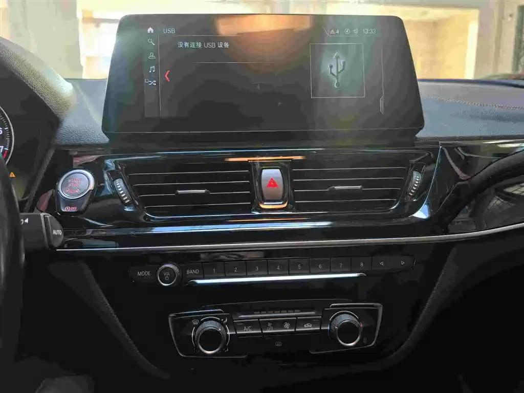 BMW 1 Series 2022 120i M Sport Shadow Edition фото 14