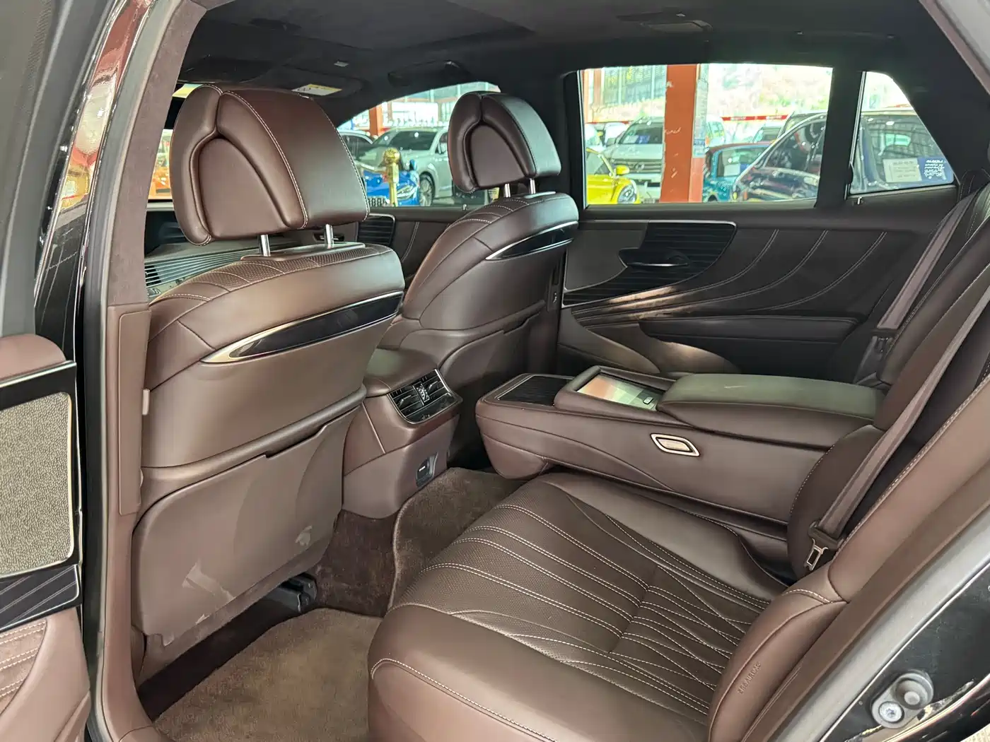 Lexus LS 2018 500h Luxury Edition China V фото 10