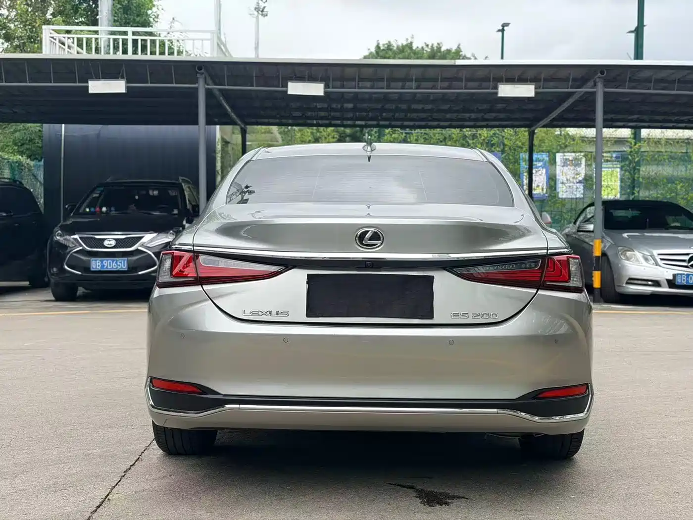 Lexus ES 2023 200 Excellence Edition фото 5
