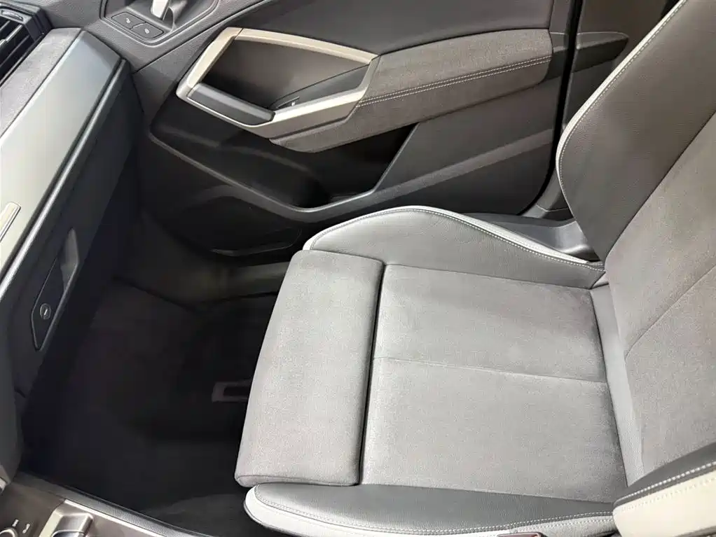 Audi Q3 2023 35 TFSI Fashion Dynamic Model (1.5T) фото 19