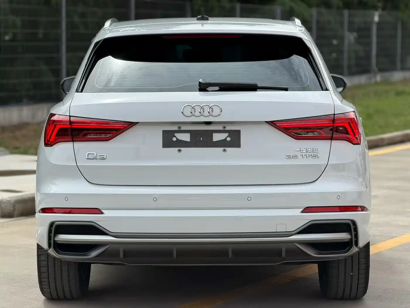 Audi Q3 2023 35 TFSI Fashion Dynamic Model (1.5T) фото 8
