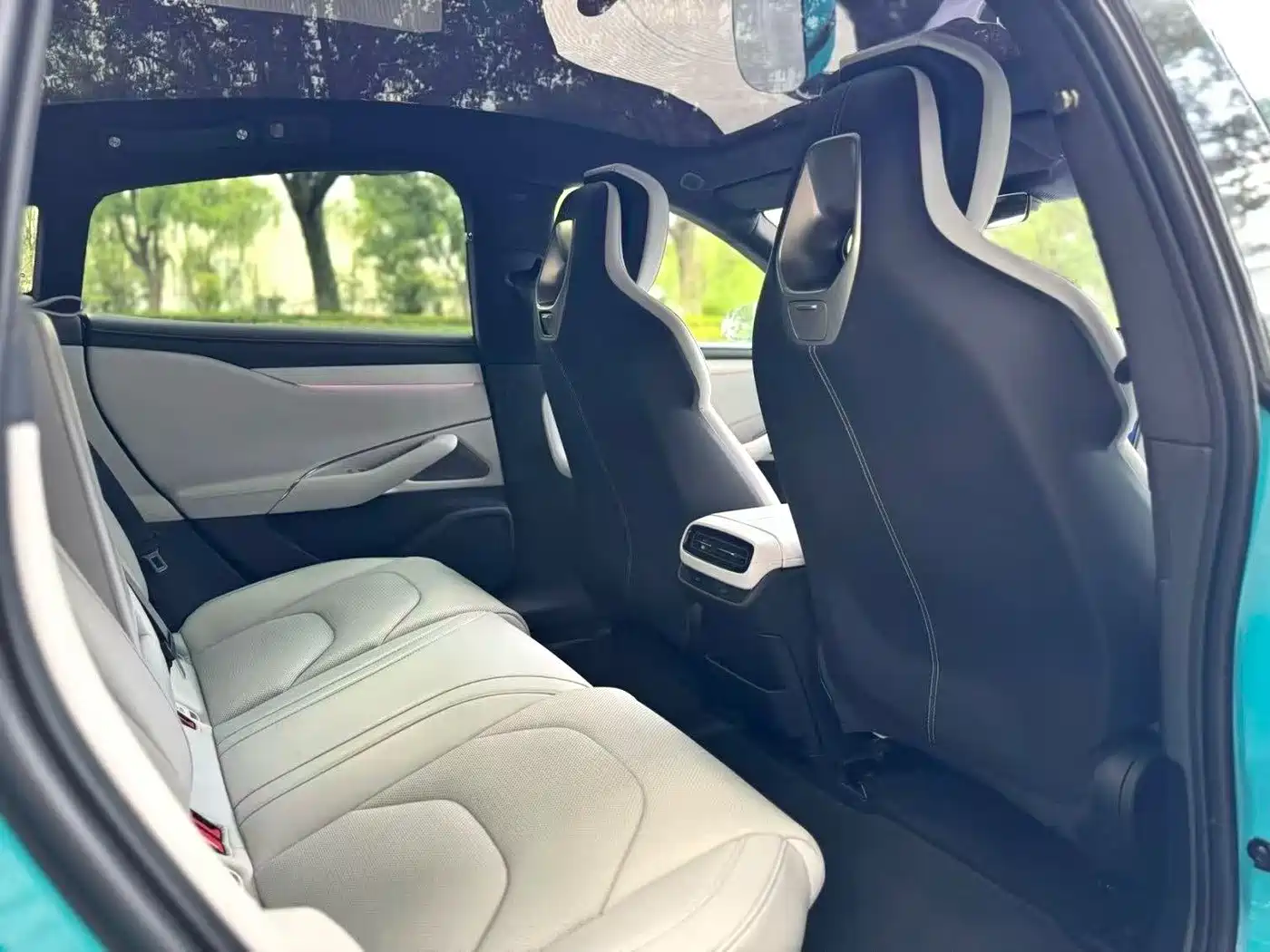 Xiaomi Auto Xiaomi SU7 2024 AWD Extended Range Advanced Smart Driving Max Edition фото 7