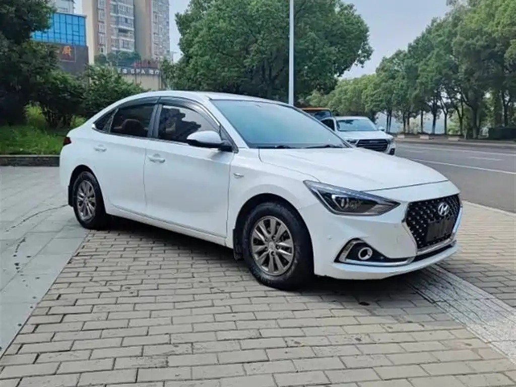Hyundai Elantra 2018 1.6L Auto Joy GL (China V) фото 3