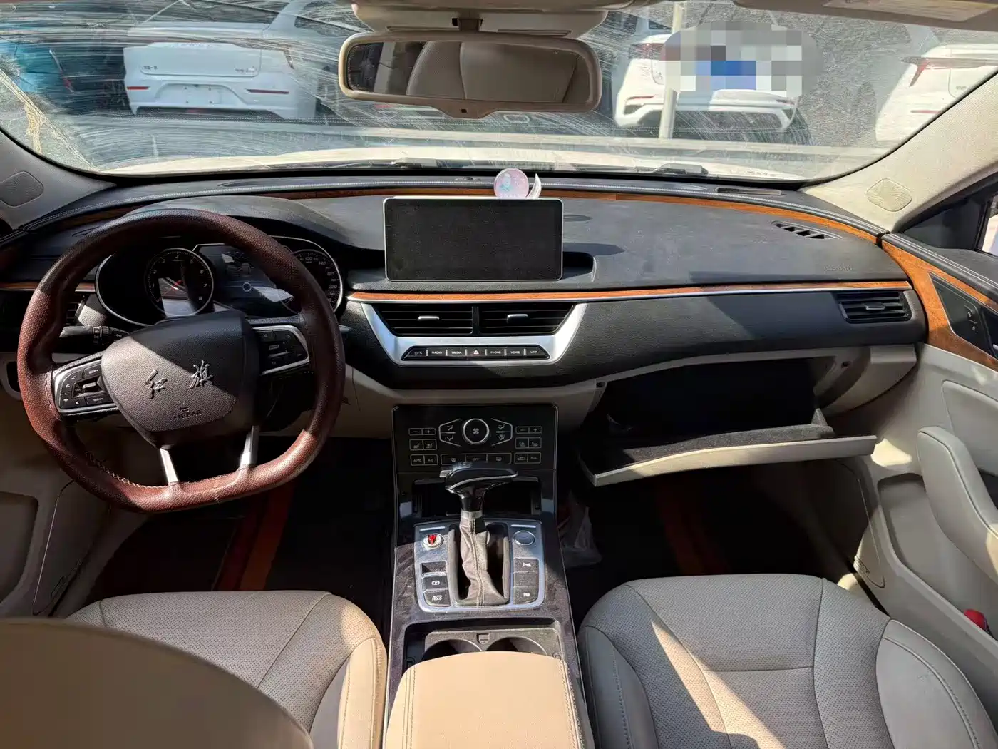 Hongqi H5 2018 30TD Smart Connected Royal Edition фото 5