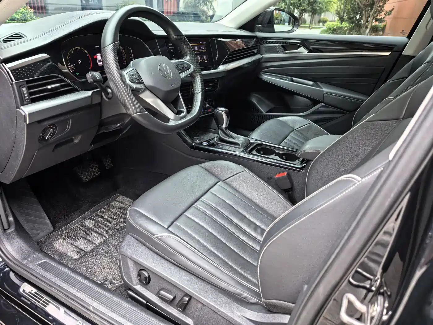 Volkswagen Passat 2022 330TSI Starlight Elite Edition фото 8