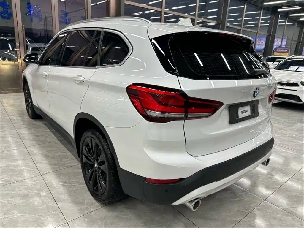 BMW X1 2021 sDrive20Li Fashion фото 4
