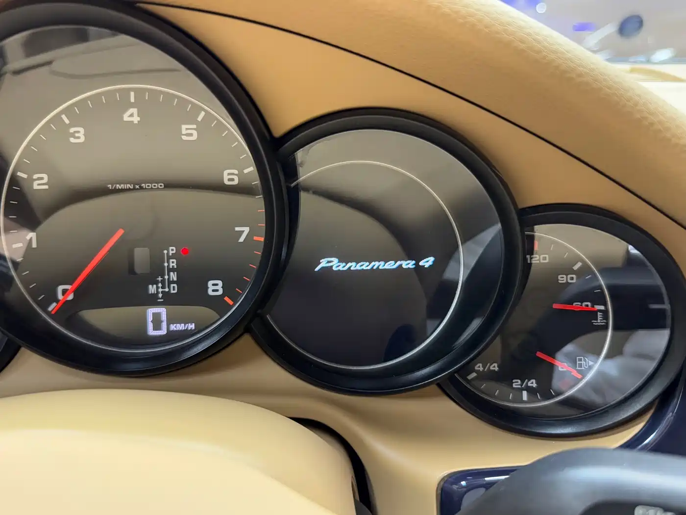 Porsche Panamera 2014 Panamera 4 3.0T фото 22