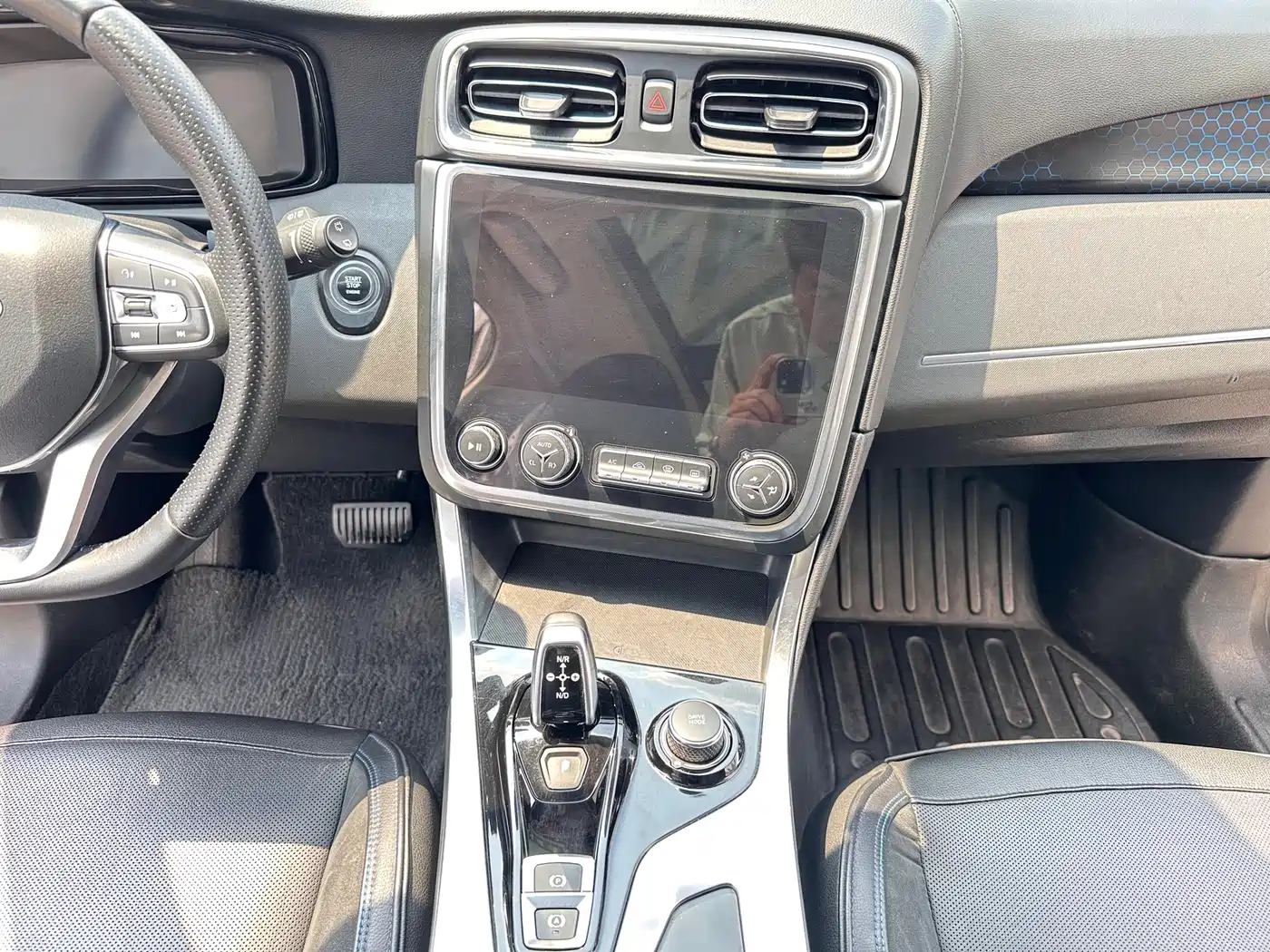 Lynk & Co 01 EM-P 2018 2018 1.5T PHEV Jin Pro China V