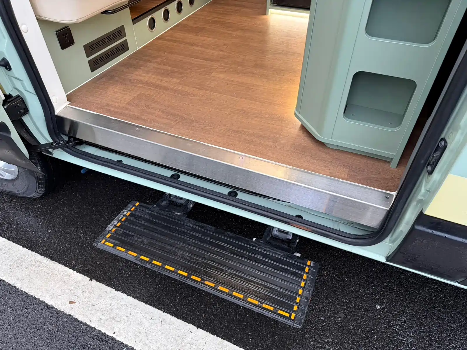 Photo 14 - Maxus V80 RV