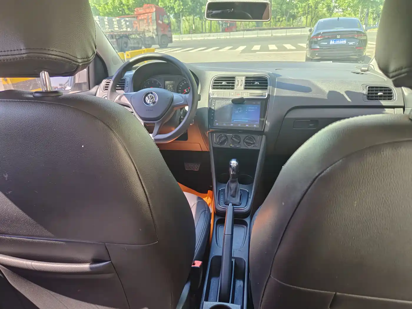 Volkswagen Polo 2018 1.5L Auto Safe Drive фото 8
