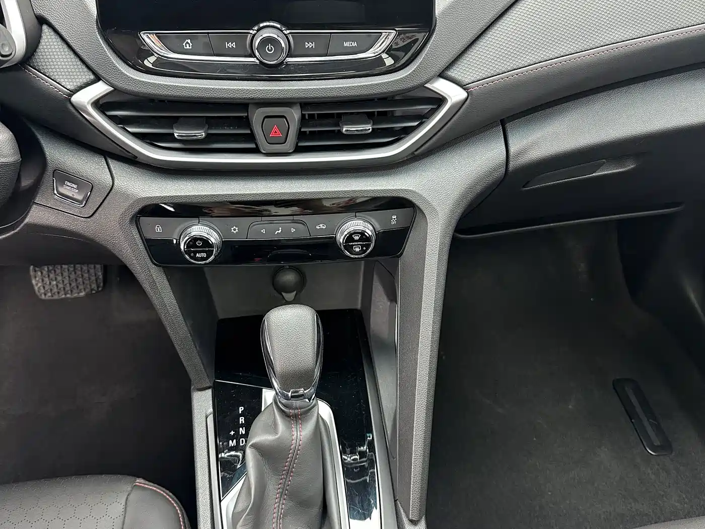Chevrolet Volando 2023 2020 Mild Hybrid Redline 530T Automatic Premium Edition (5+2 seater)