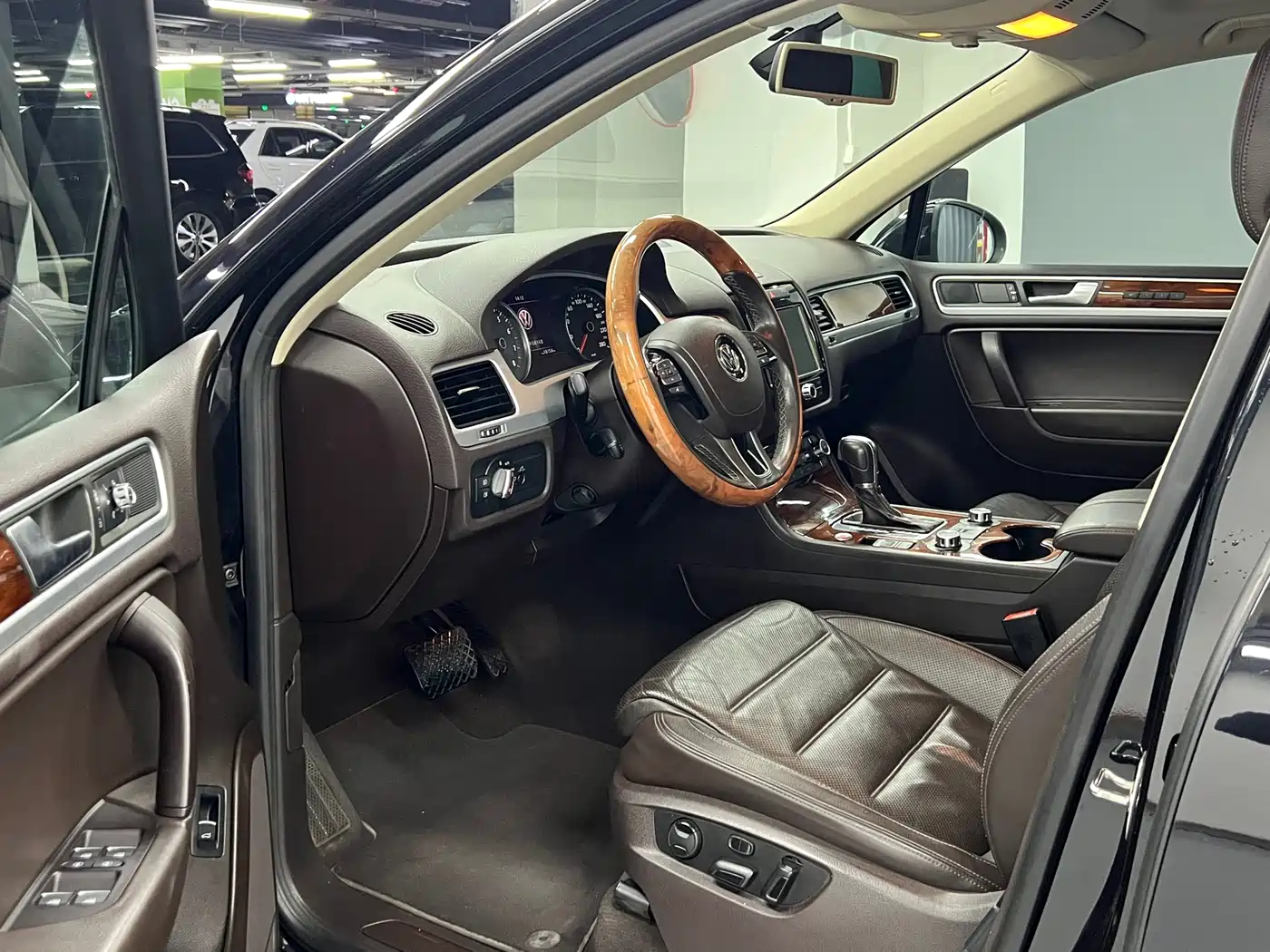 Volkswagen Touareg 2011 3.0TSI Premium фото 7