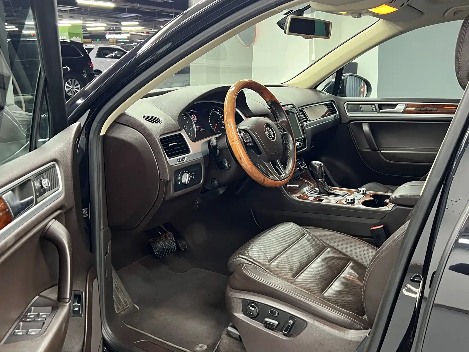Фото 7 - Volkswagen Touareg