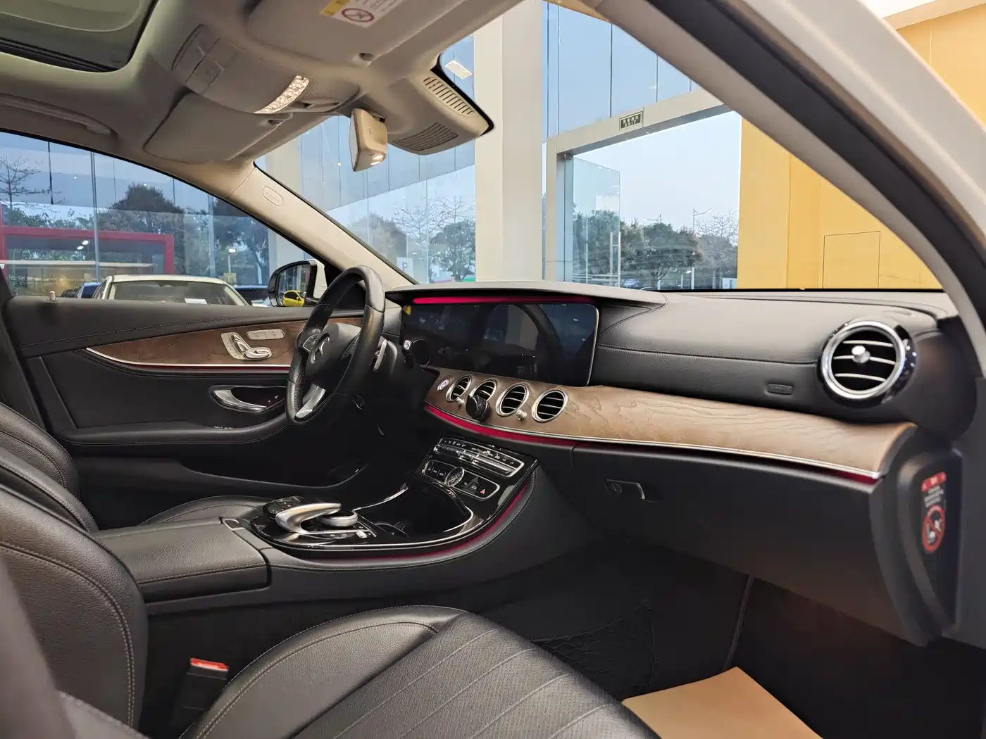 Mercedes-Benz E-Class 2016 E 300 L Fashion Type фото 34
