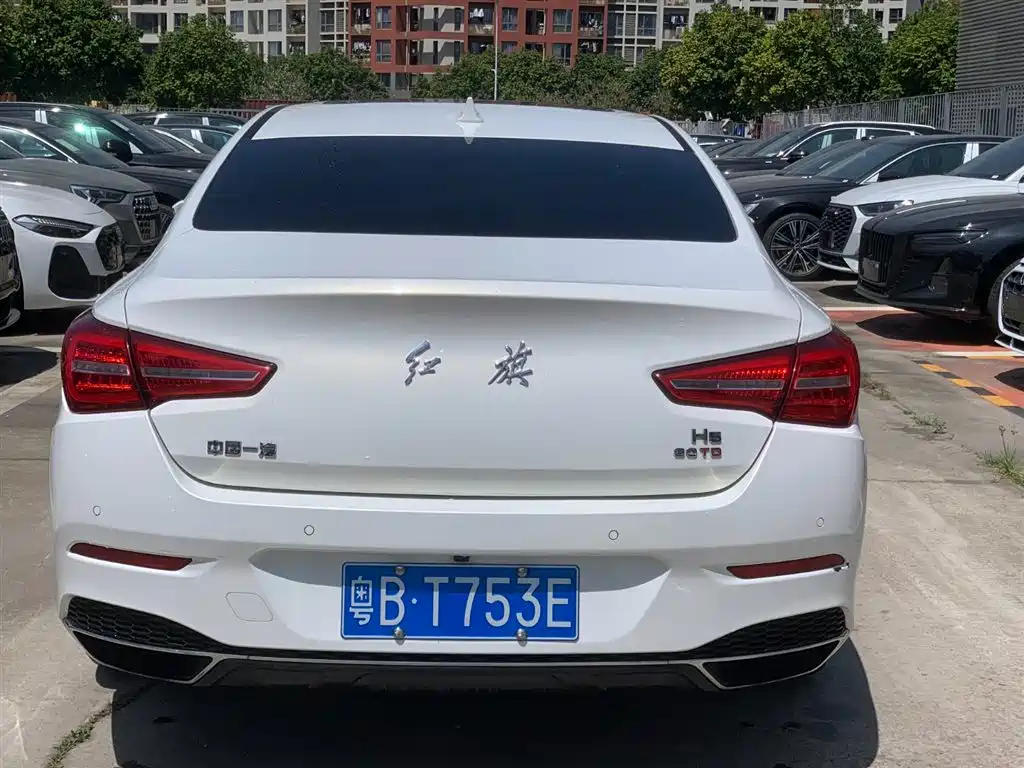 Hongqi H5 2018 30TD Smart Connected Royal Edition фото 3