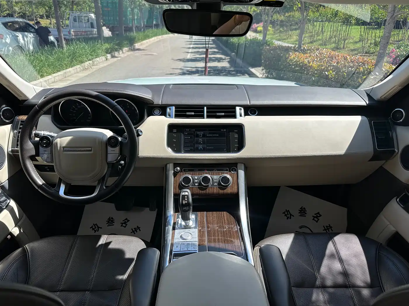 Land Rover Range Rover Sport 2014 3.0 SC V6 Trendsetting Genesis Edition фото 17