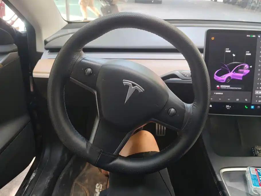 Фото 15 - Tesla Model 3