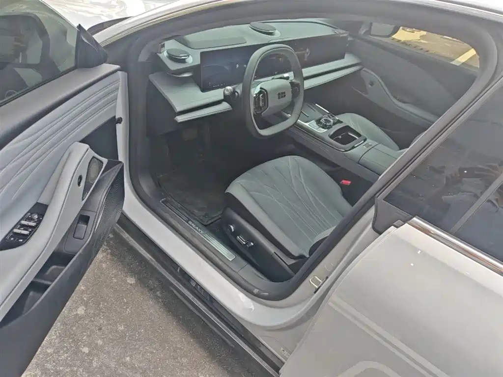 Geely Galaxy Galaxy E8 2025 700km Long Voyage Smart Drive Edition фото 15