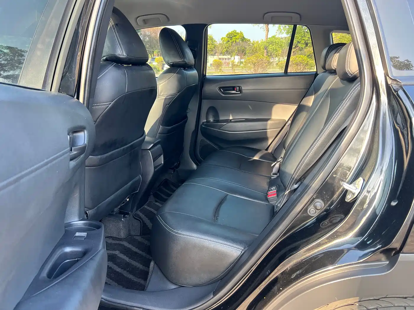 Toyota Corolla Cross 2023 2.0L Pioneer Edition фото 9