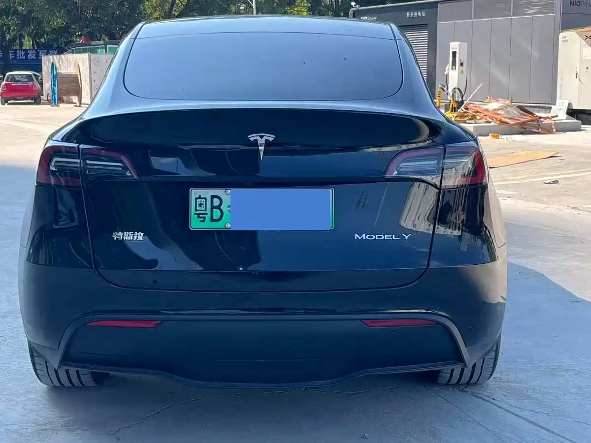 Фото 11 - Tesla Model Y
