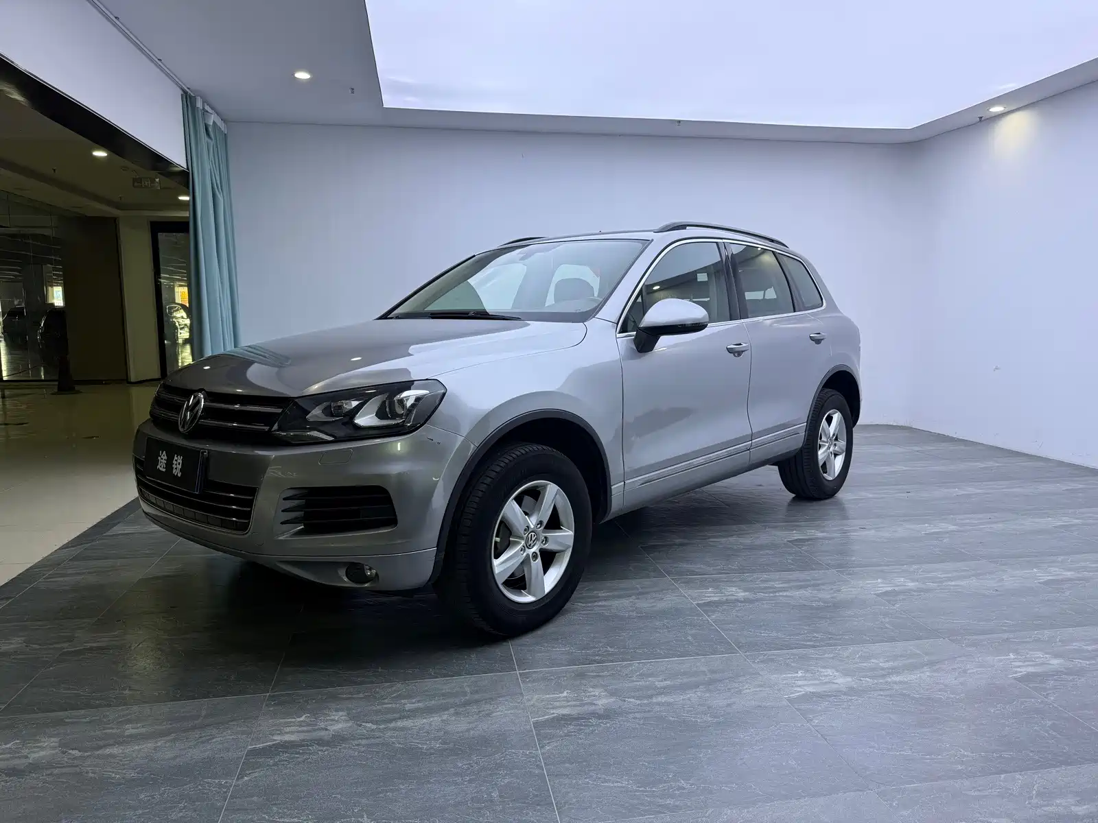 Фото 1 - Volkswagen Touareg
