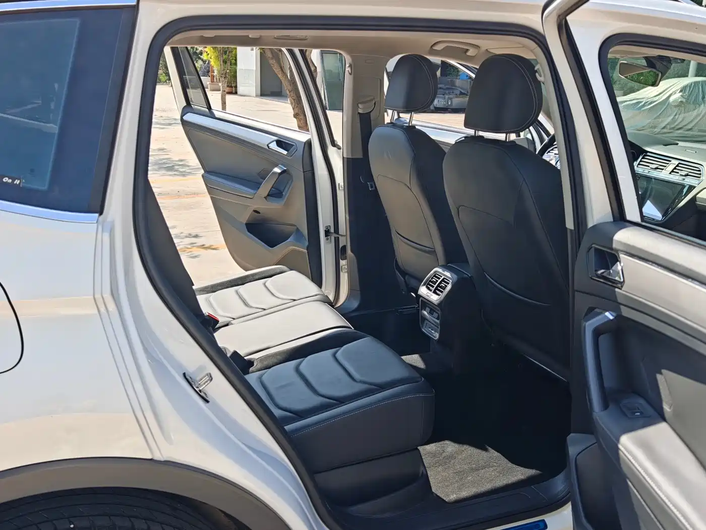 Volkswagen Tiguan L 2017 380TSI Automatic 4WD Luxury Edition фото 17