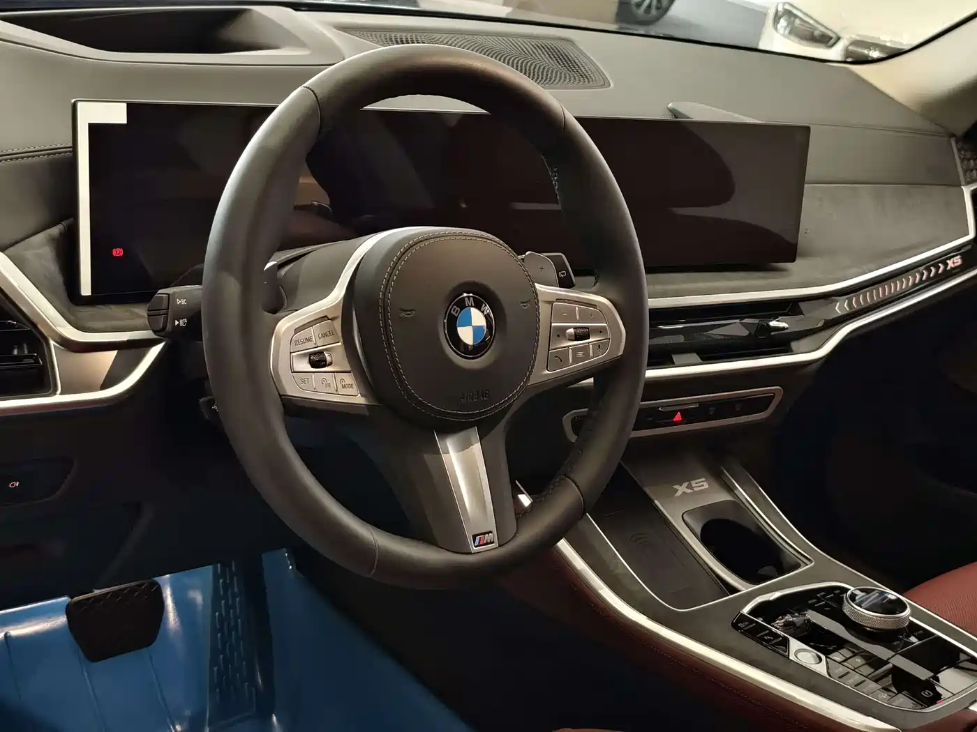 BMW X5 2026 xDrive 30Li Luxury M Sport Night Edition Package фото 11