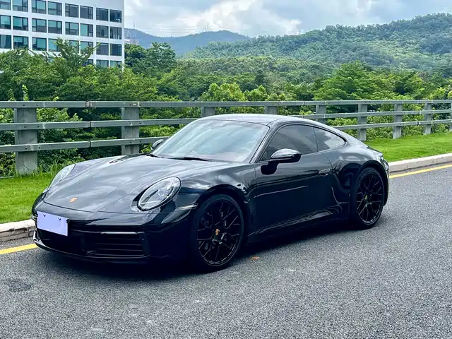 PORSCHE 911