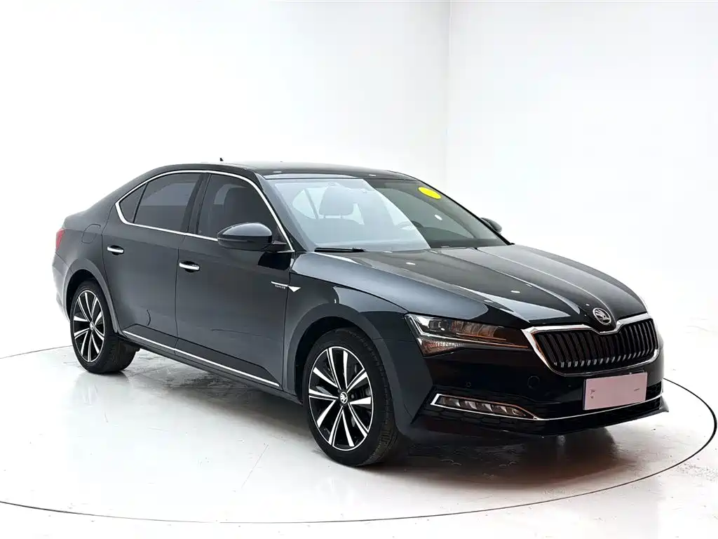 Škoda Superb 2023 TSI280 DSG Premium Edition фото 3