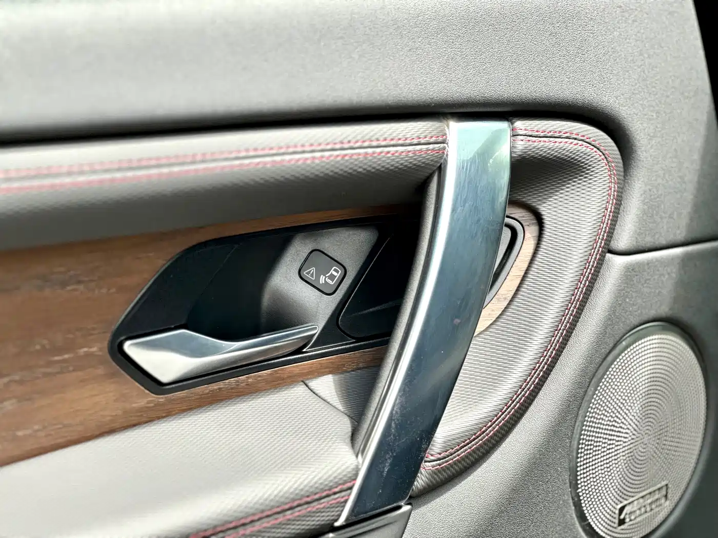 LAND ROVER DISCOVER NEW ENERGY SOURCES FOR SPORTS