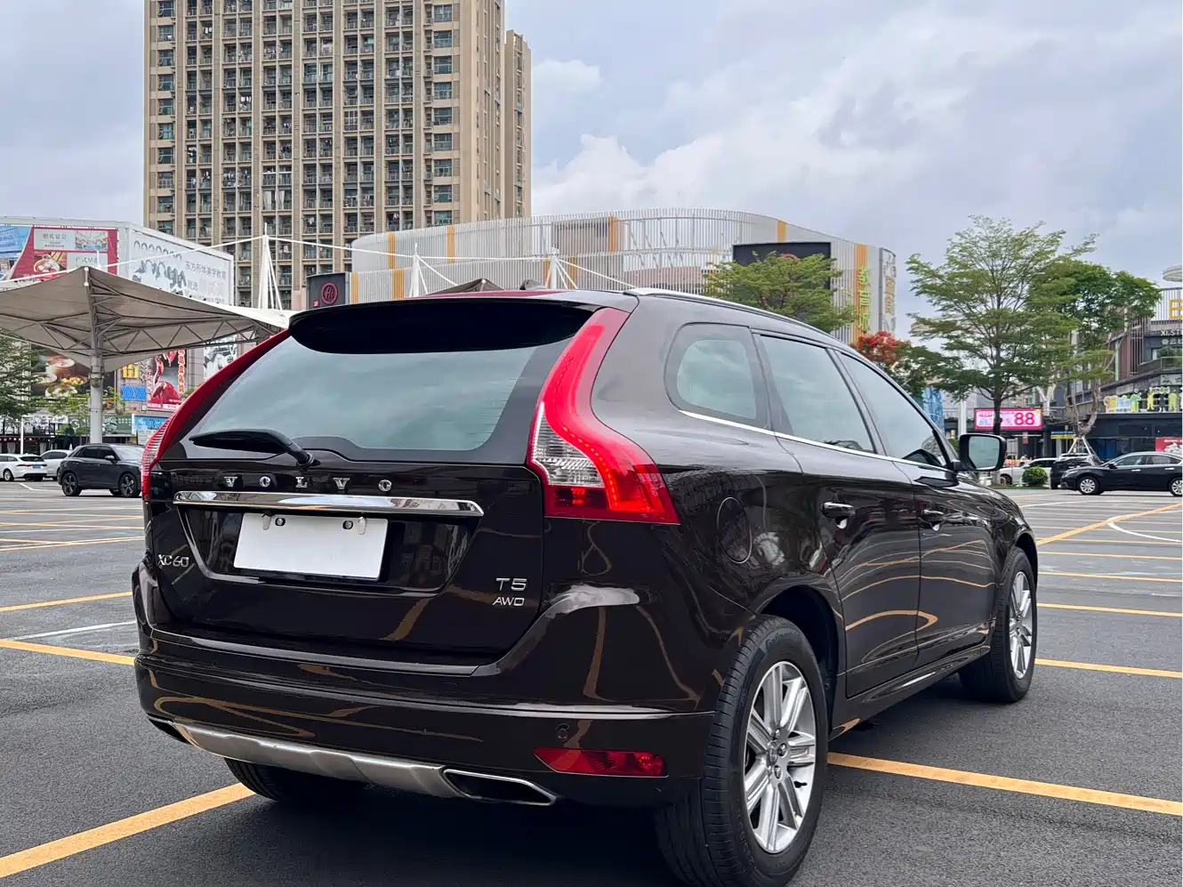 Фото 6 - Volvo XC60