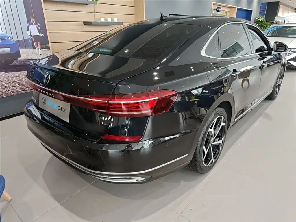 Volkswagen Passat 2025 Outstanding 380TSI Starlight Dragon Glory Edition фото 7