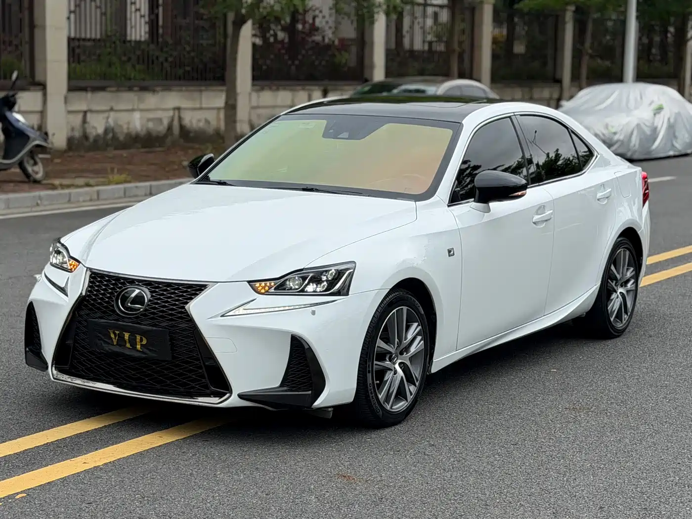 Lexus IS 2017 300 F SPORT фото 2