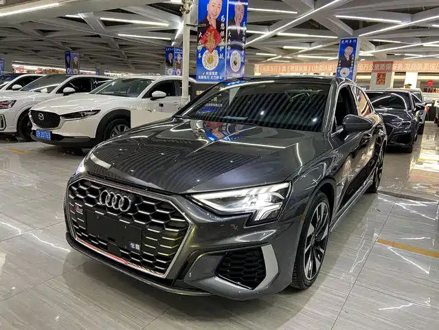 Audi A3 A3L Limousine 35 TFSI, Стиль Спорт