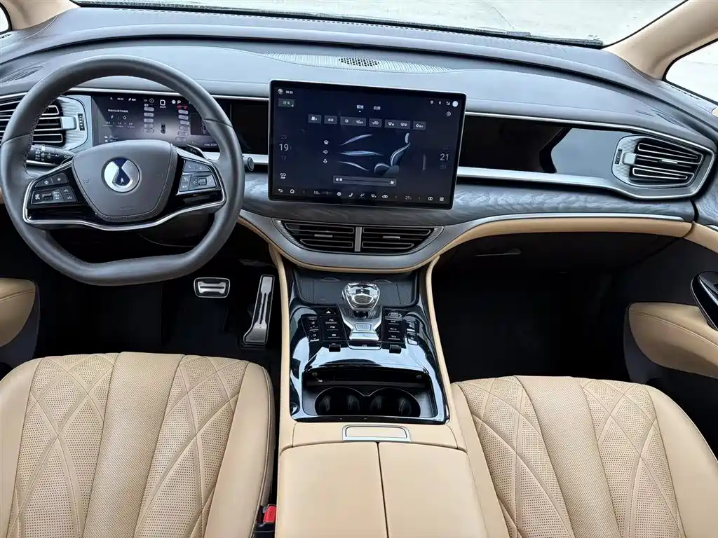 Denza D9 2025 DM-i Smart Drive Edition 1020 AWD Premium фото 5