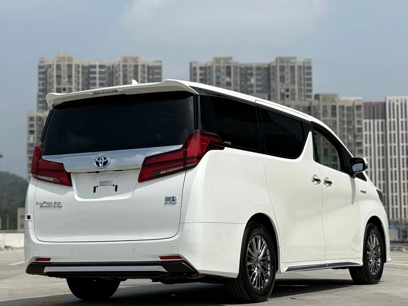 Toyota Alphard 2021 Hybrid 2.5L Ultimate фото 12