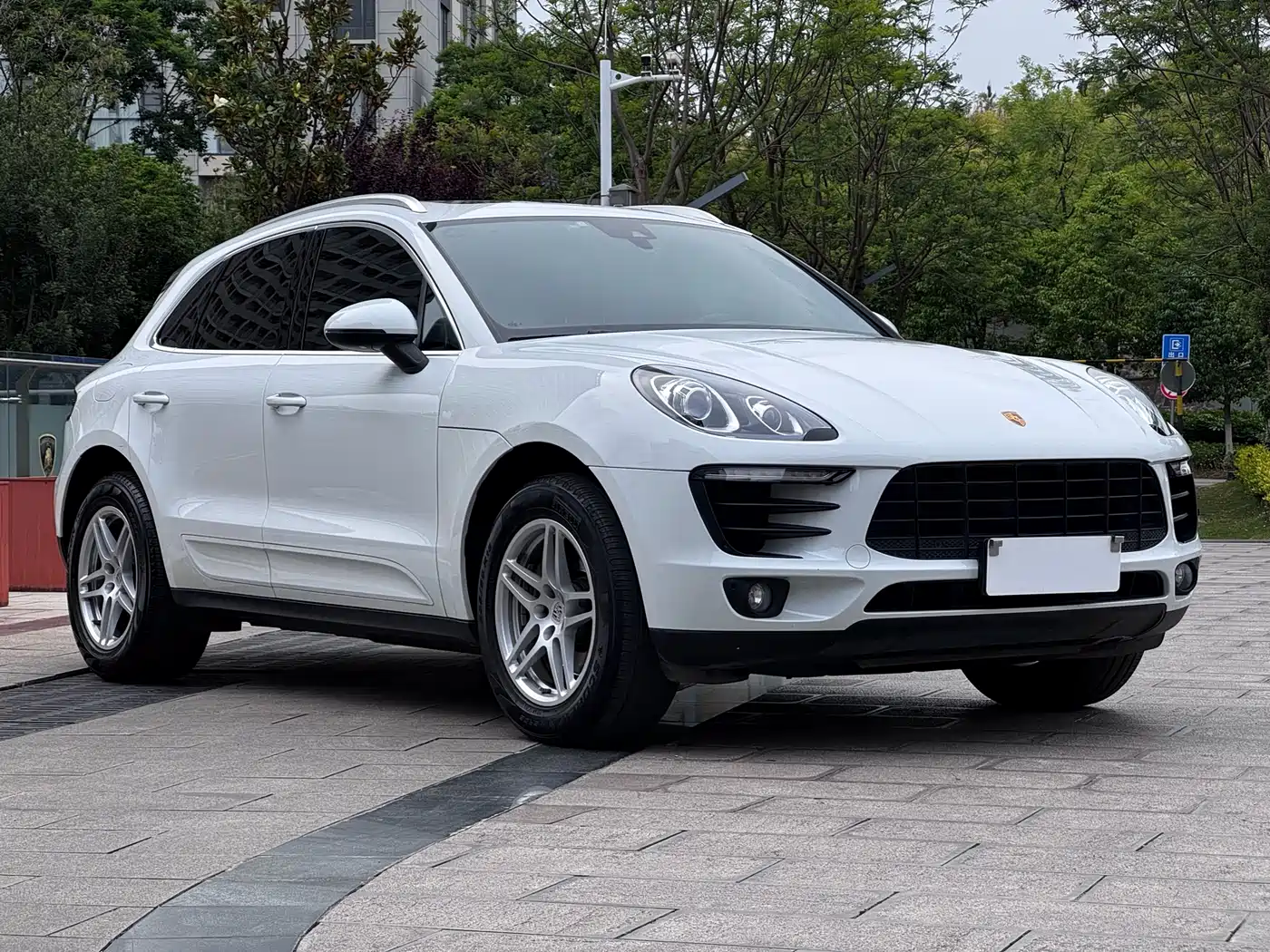 Porsche Macan 2016 Macan 2.0T фото 4