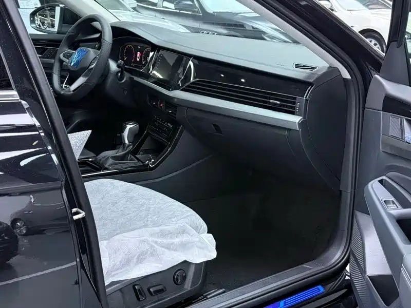 Volkswagen Passat 2026 Outstanding Edition 380TSI Starlight Dragon Soaring Version фото 6