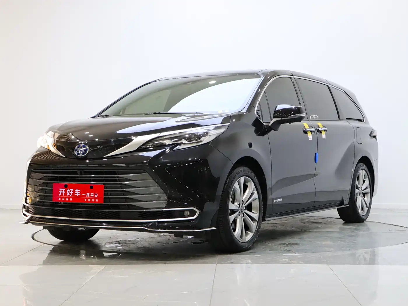 Toyota Sienna 2023 2.5L Hybrid Premium Edition фото 2