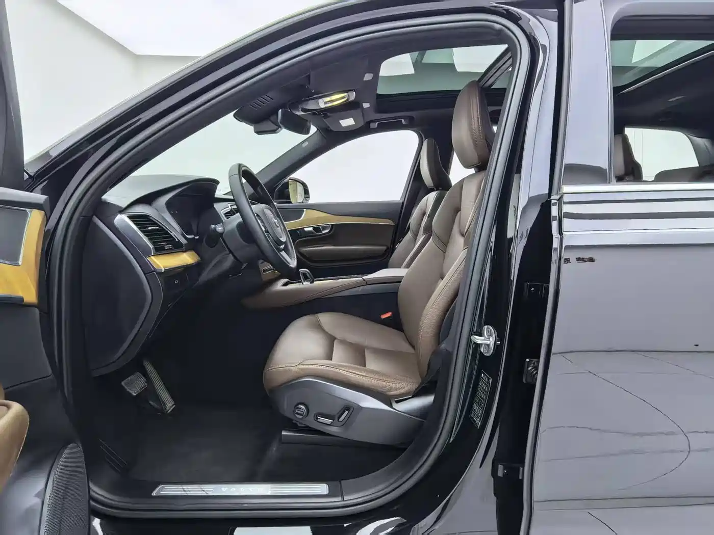 Фото 19 - Volvo XC90